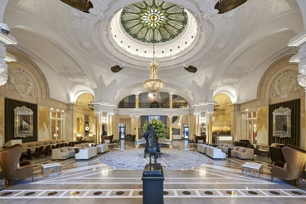 Elite at the heart of excellence